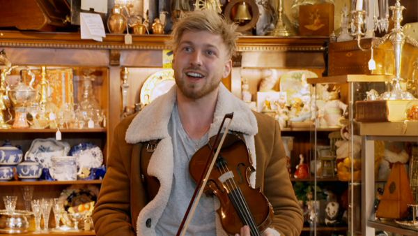 Celebrity Antiques Road Trip - Sam Thompson and Pete Wicks