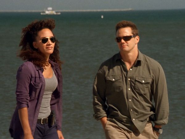Numb3rs - Charlie Don't Surf