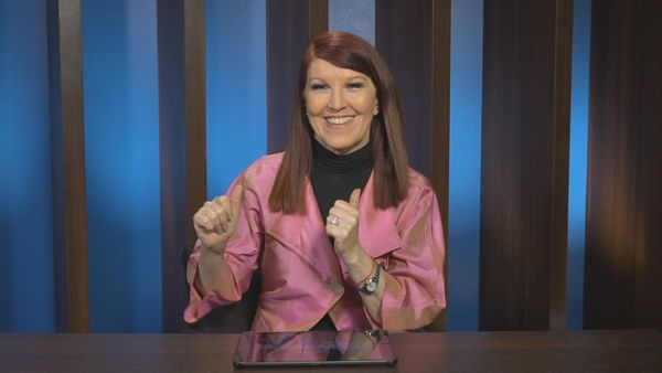 25 Words or Less - Kate Flannery Finally Toots Her Horn