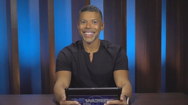 25 Words or Less - Kate Flannery Makes It Look A Little Too Easy...