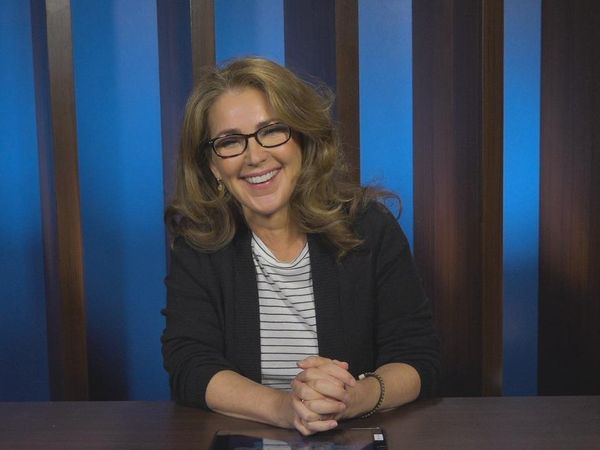 25 Words or Less - Mary McCormack Is Getting Her Title Back!
