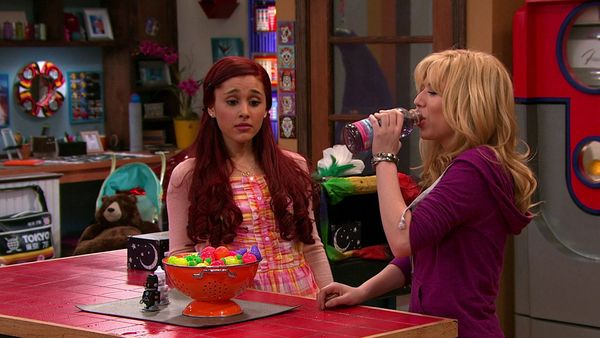 Sam & Cat LT - Infección De Gemelos