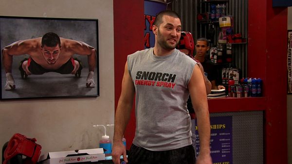 Sam & Cat - Goomer Sentado