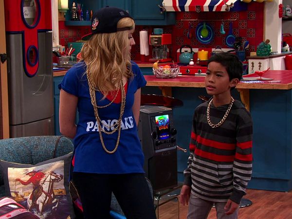 Sam & Cat LT - Guerra de niñeras