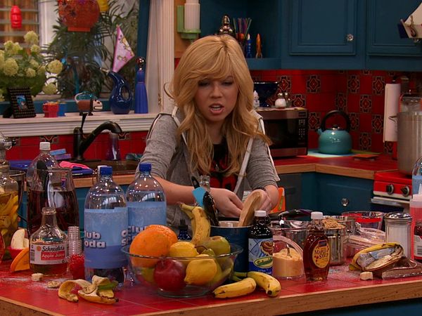 Sam & Cat - BlueDog Soda