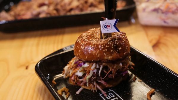 Ponlo en Fuego - Pulled Pork Sandwich / Flank Steak