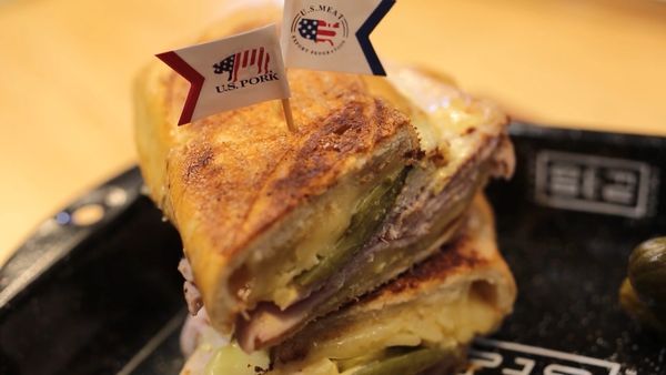 Ponlo en Fuego - Sandwich Cubano / T-bone vs Porterhouse