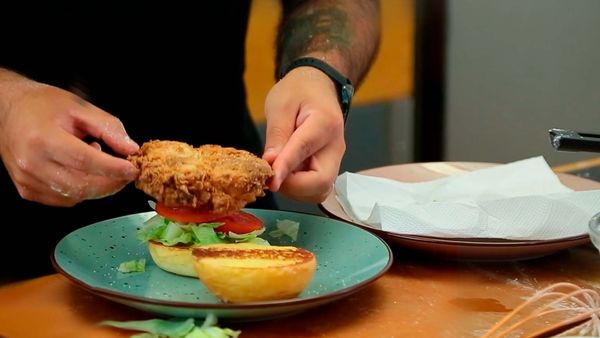 Studio Cocina- AlacocinaTv - SMASH BURGER - PHILLY CHEESESTAKE - POLLO FRITO