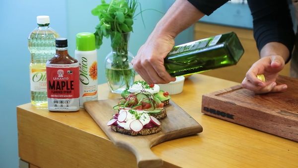 Studio Cocina- AlacocinaTv - PANQUEQUE DE AVENA - TOSTAS - HUEVOS REVENTADOS
