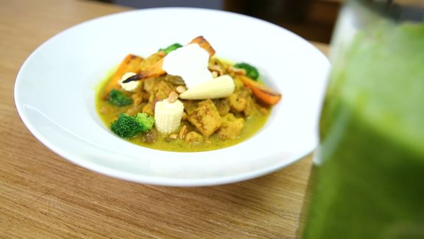 Studio Cocina- AlacocinaTv - Pollo al Curri / Jugo Verde