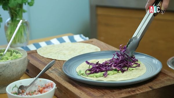 Studio Cocina- AlacocinaTv - Galletas de Chocolate y Tacos de Salmón