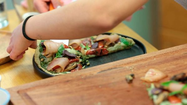 Studio Cocina- AlacocinaTv - Pizza con Costa de Quinua - Paletas de Manzana