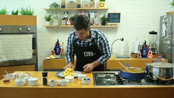 Studio Cocina- AlacocinaTv - Aji de Gallina - Criollo