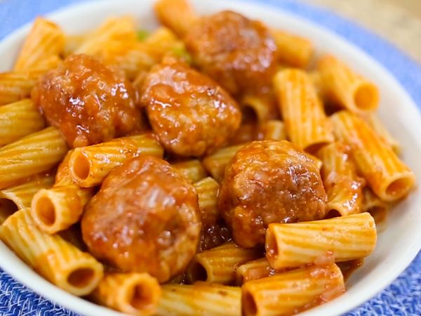 Studio Cocina- AlacocinaTv - Ragú de Albondigas con Pasta Rigattone