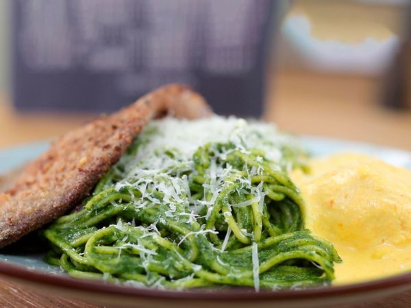 Studio Cocina- AlacocinaTv - Tallarines Verdes / Milanesa de Pollo