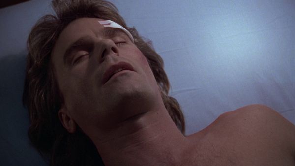 MacGyver - Hind-Sight