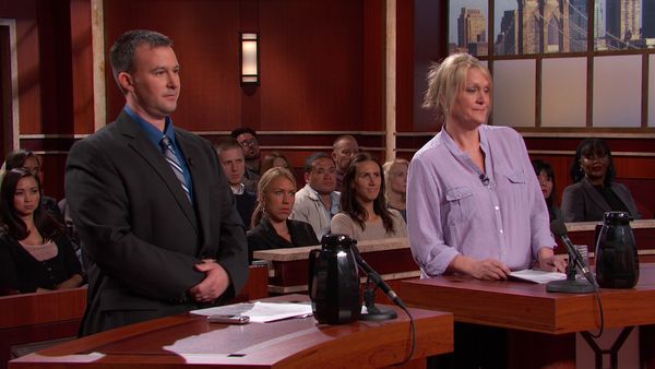 Hot Bench - Wedding Ring Repo?!; Bus-Stop Bogus Friendship?!