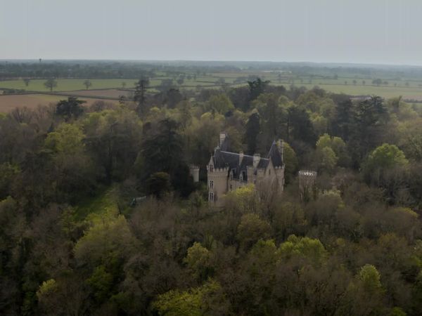 Ghost Chasers: Exploring the Other Side - Chateau de Fougeret - France