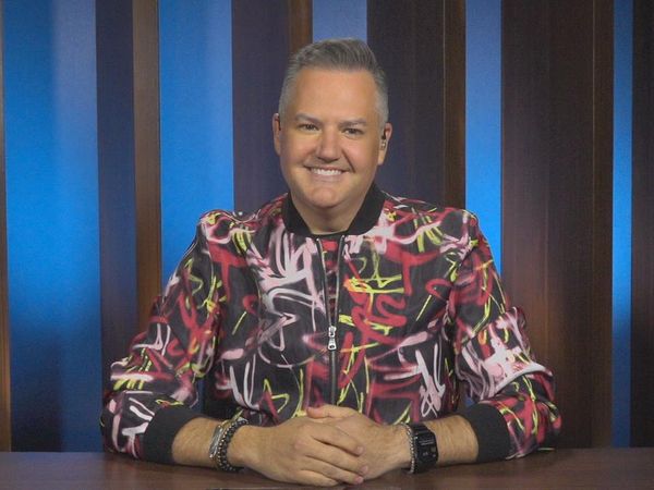 25 Words or Less - Melissa Peterman & Ross Mathews Won't Back Down!