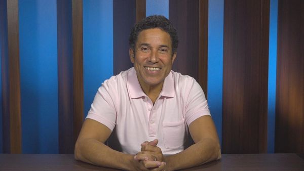 25 Words or Less - Oscar Nunez Wants Low Bids!