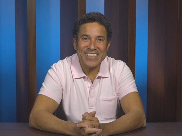 25 Words or Less - Oscar Nunez Wants Low Bids!