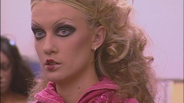 America's Next Top Model - The Girl Who Kissed The Roach