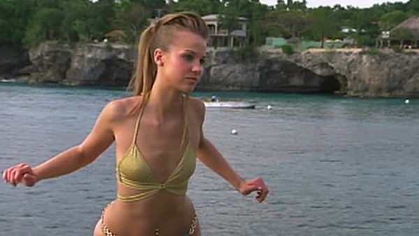America's Next Top Model - The Girl Who is Co-Dependent