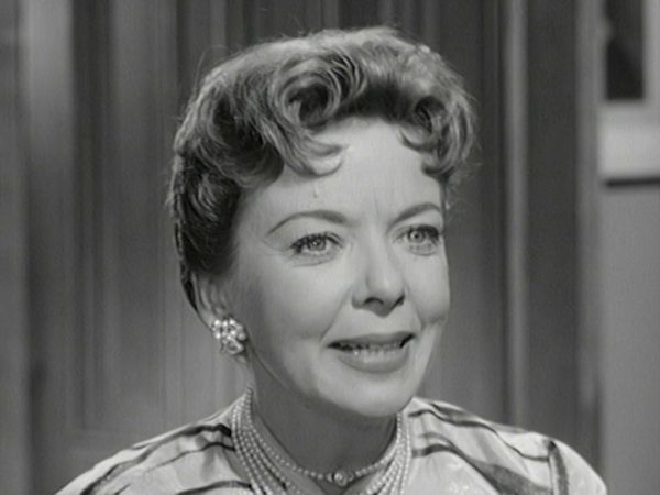 The Twilight Zone - The Sixteen-Millimeter Shrine
