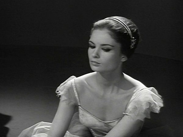 The Twilight Zone - Five Characters in Search of an Exit
