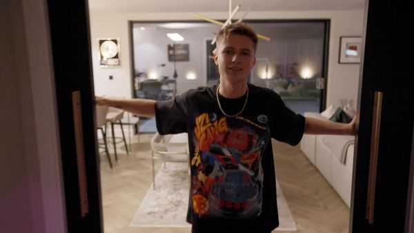 MTV Cribs International - HRVY and Sideman