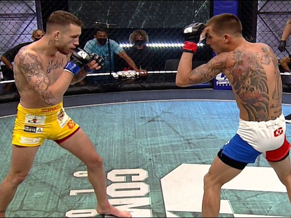 Combate 2021 - Combate Global: Bandejas vs Coredero
