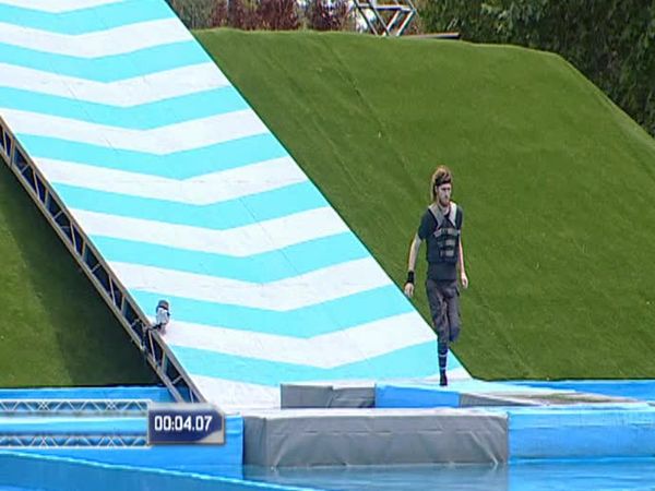Wipeout Australia - Bon Bon's Belly Dancing