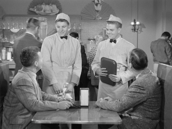 The Adventures of Ozzie and Harriet - A Matter of Principle