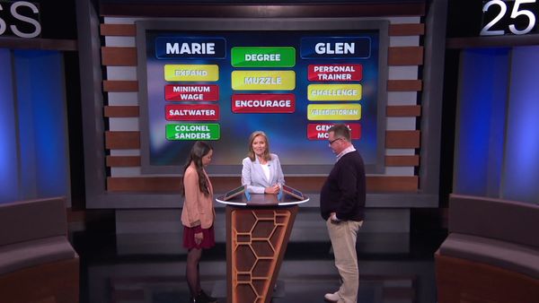 25 Words or Less - Lea Thompson and Melissa Peterman vs. Debbie Matenopoulos and Ron Funches