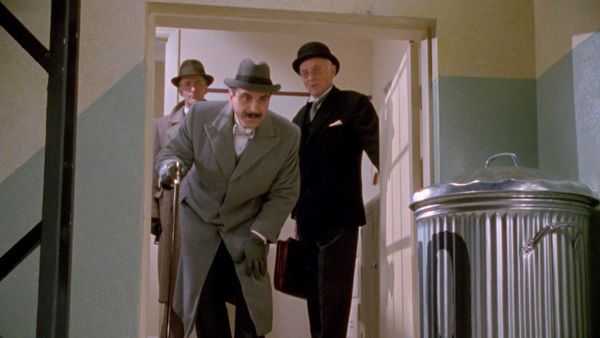 Agatha Christie: Poirot ES - La aventura del apartamento barato