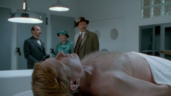 Agatha Christie: Poirot ES - ¿Cómo crece tu jardín?