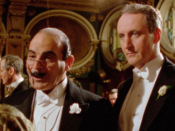 Agatha Christie: Poirot ES - El misterio del cofre español