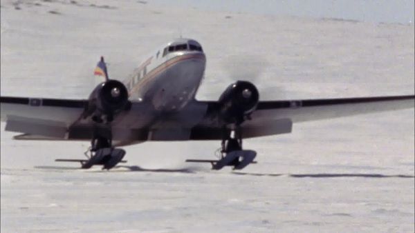 Ice Pilots NWT CA - Ski Plane