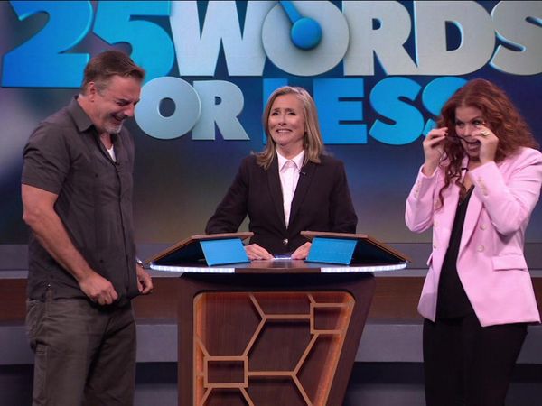 25 Words or Less - Melissa Peterman, Chris Noth, Debra Messing, Gabrielle Ruiz