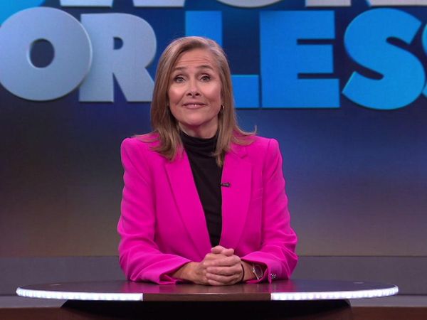 25 Words or Less - Nico Santos and Caroline Rhea vs. Melissa Peterman and Marcia Cross
