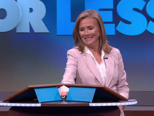 25 Words or Less - Nico Santos and Caroline Rhea vs. Melissa Peterman and Marcia Cross