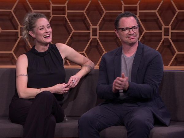 25 Words or Less - Teri Polo, Joshua Malina, Jamie-Lynn Sigler, Colton Dunn