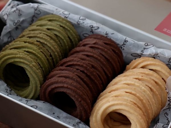 Dessert di J'adore - Biscotti Classici e Tè al Latte