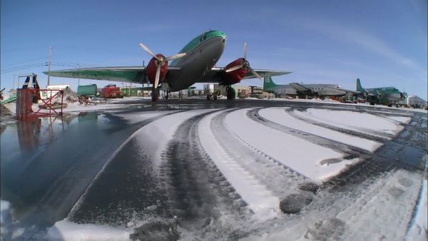 Ice Pilots NWT CA - Ice Strip