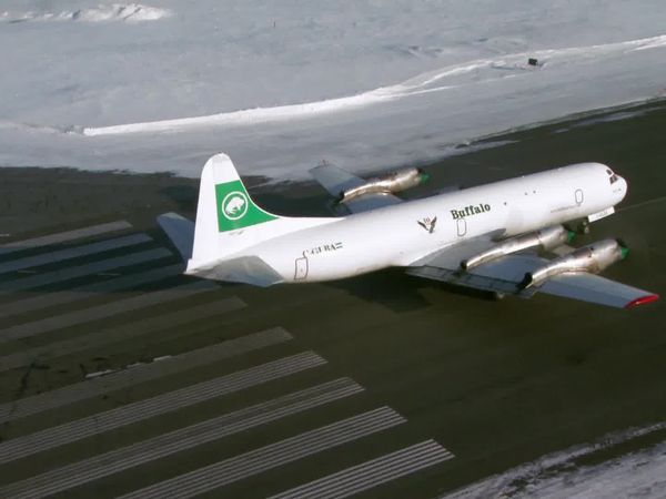 Ice Pilots NWT CA - Top of the World