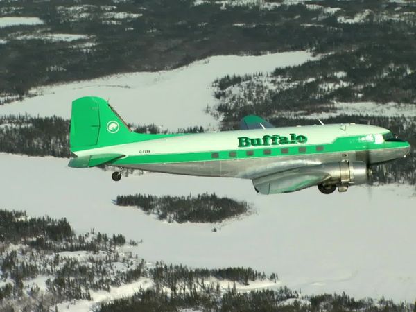 Ice Pilots NWT - Gear Up, Gear Down