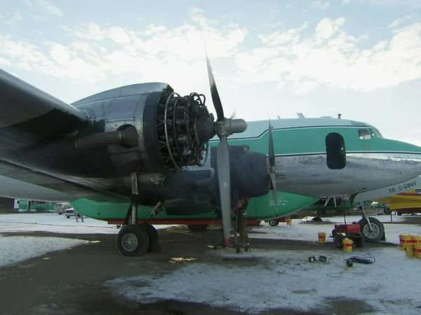 Ice Pilots NWT - Chuck Walks