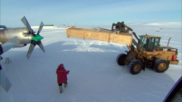 Ice Pilots NWT CA - The Doghouse