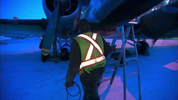 Ice Pilots NWT CA - Power Crash
