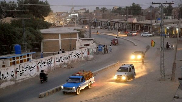 Le tour du monde en 80 jours sans un sou - Le Pakistan : Meer Jawe - New Delhi